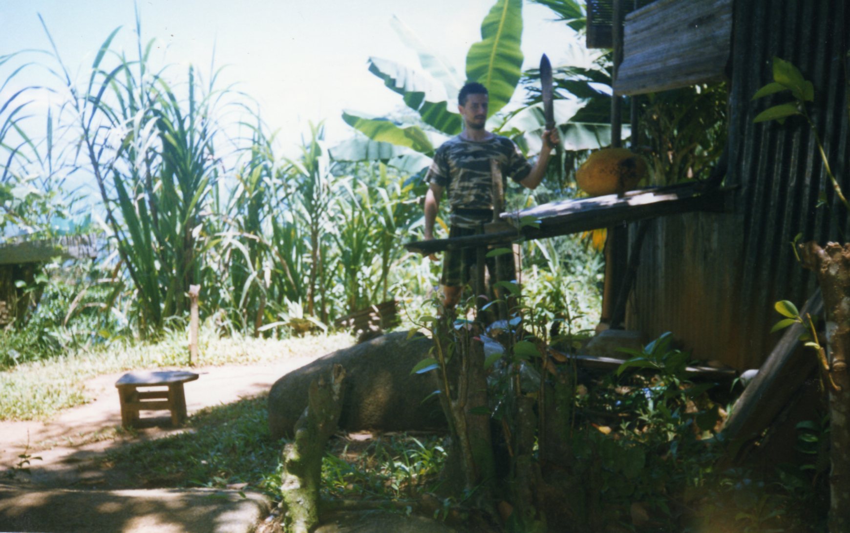 Misantrop, u Petera na zahradě, Seychelles 1998, AETATIS 32.jpg